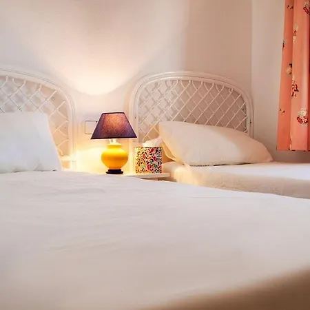 Dom wakacyjny Traditional Town House With Large Pool Estepona