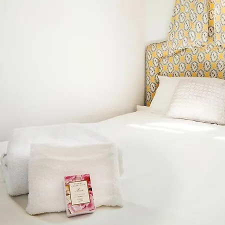 Ferienhaus Traditional Town House With Large Pool Estepona