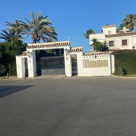 Traditional Town House With Large Pool Holiday home