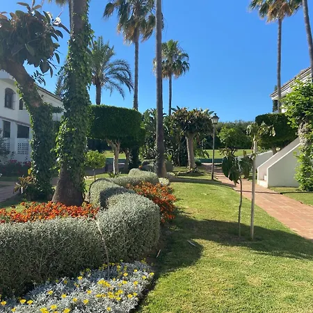Ferienhaus Traditional Town House With Large Pool Estepona
