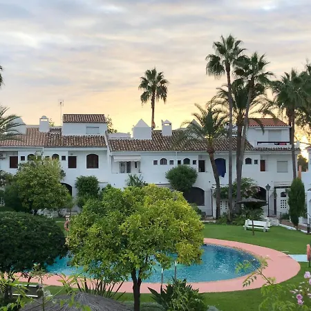 Traditional Town House With Large Pool