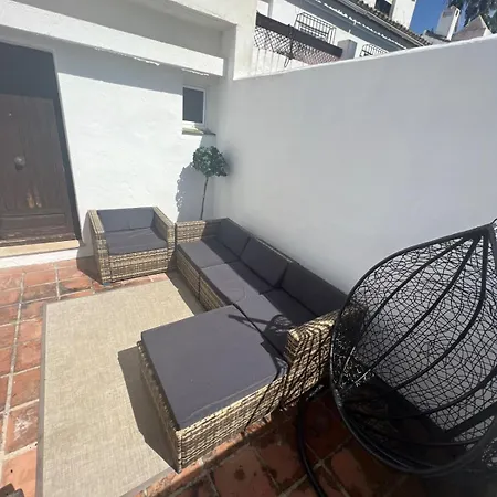 Ferienhaus Traditional Town House With Large Pool *