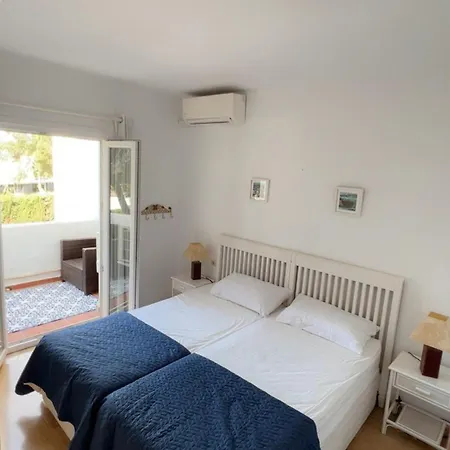 Traditional Town House With Large Pool Estepona
