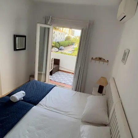 Ferienhaus Traditional Town House With Large Pool *